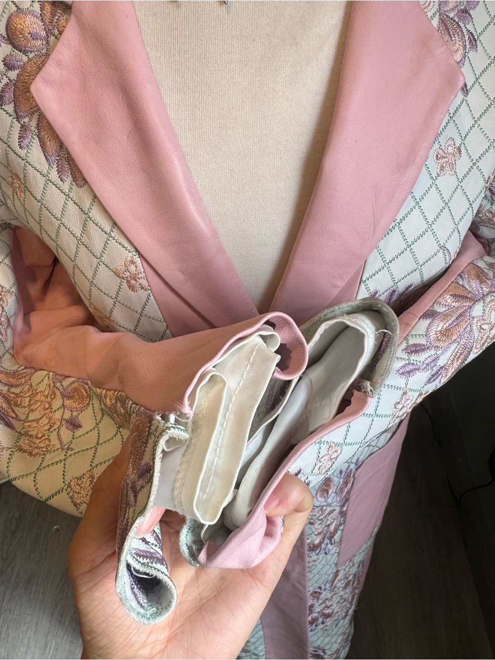 Vintage Pastel Pink Embroidered Lamb Leather & Silk Coat – Coquette Princesscore - Picture 7 of 10